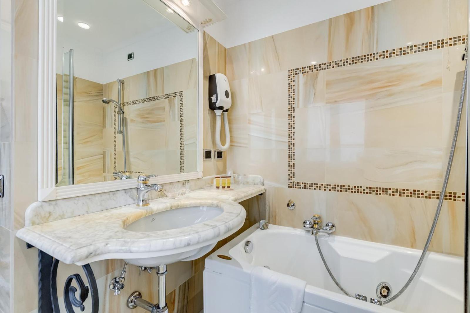 Hotel Cellini Roma Ngoại thất bức ảnh